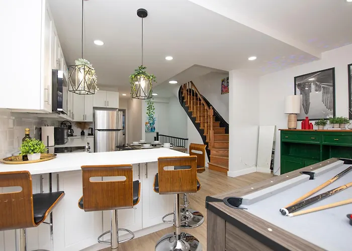 Sophisticated 4 Bedroom Duplex With Private Rooftop