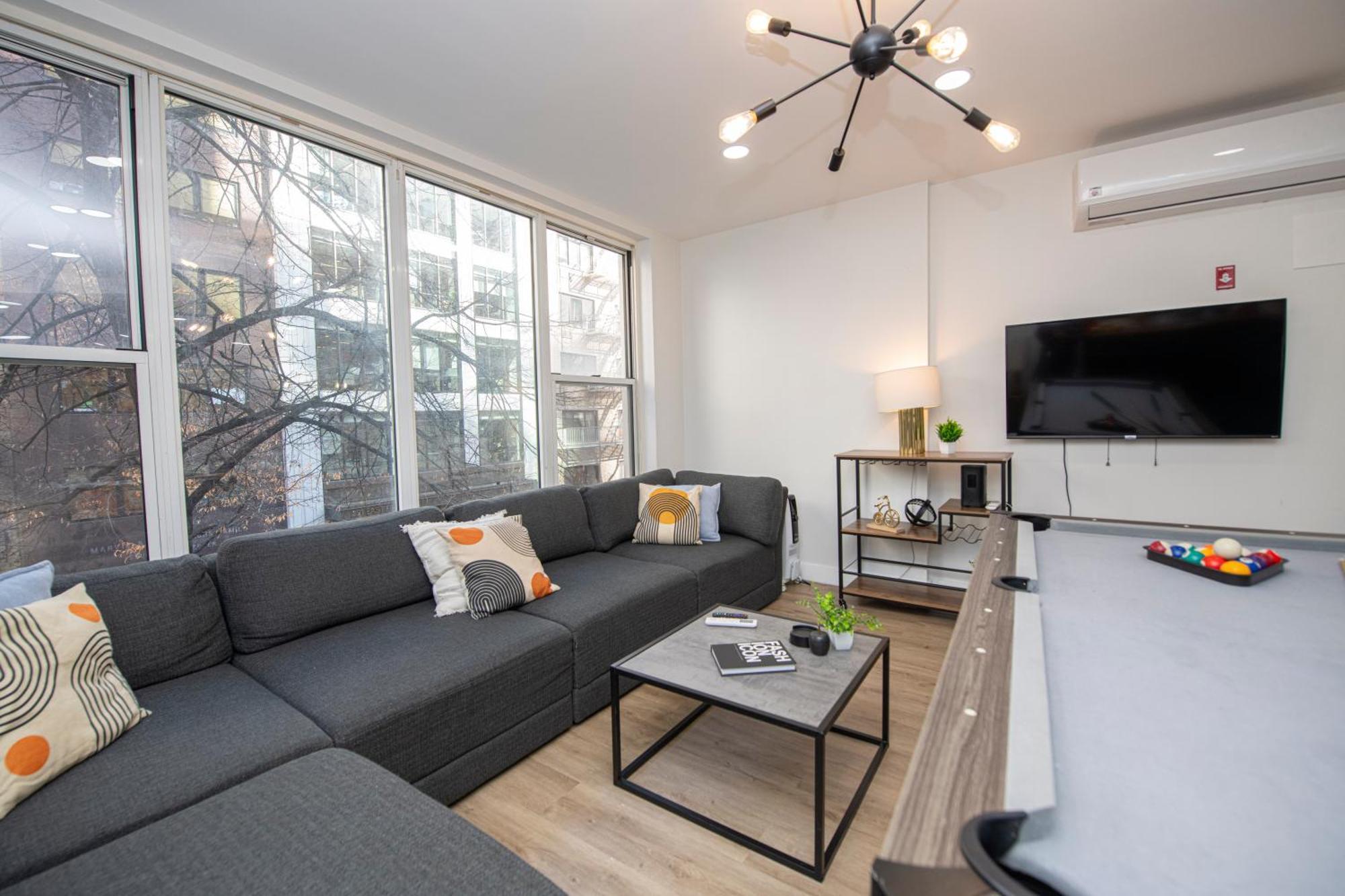 Apartment Sophisticated 4 Bedroom Duplex With Private Rooftop