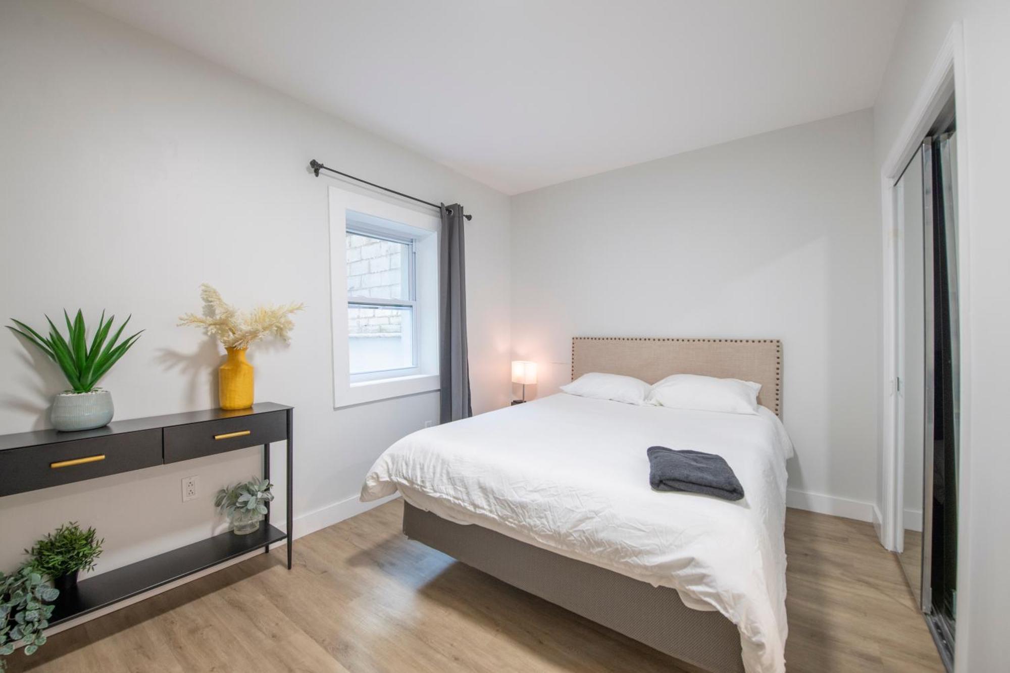 Apartment Sophisticated 4 Bedroom Duplex With Private Rooftop *